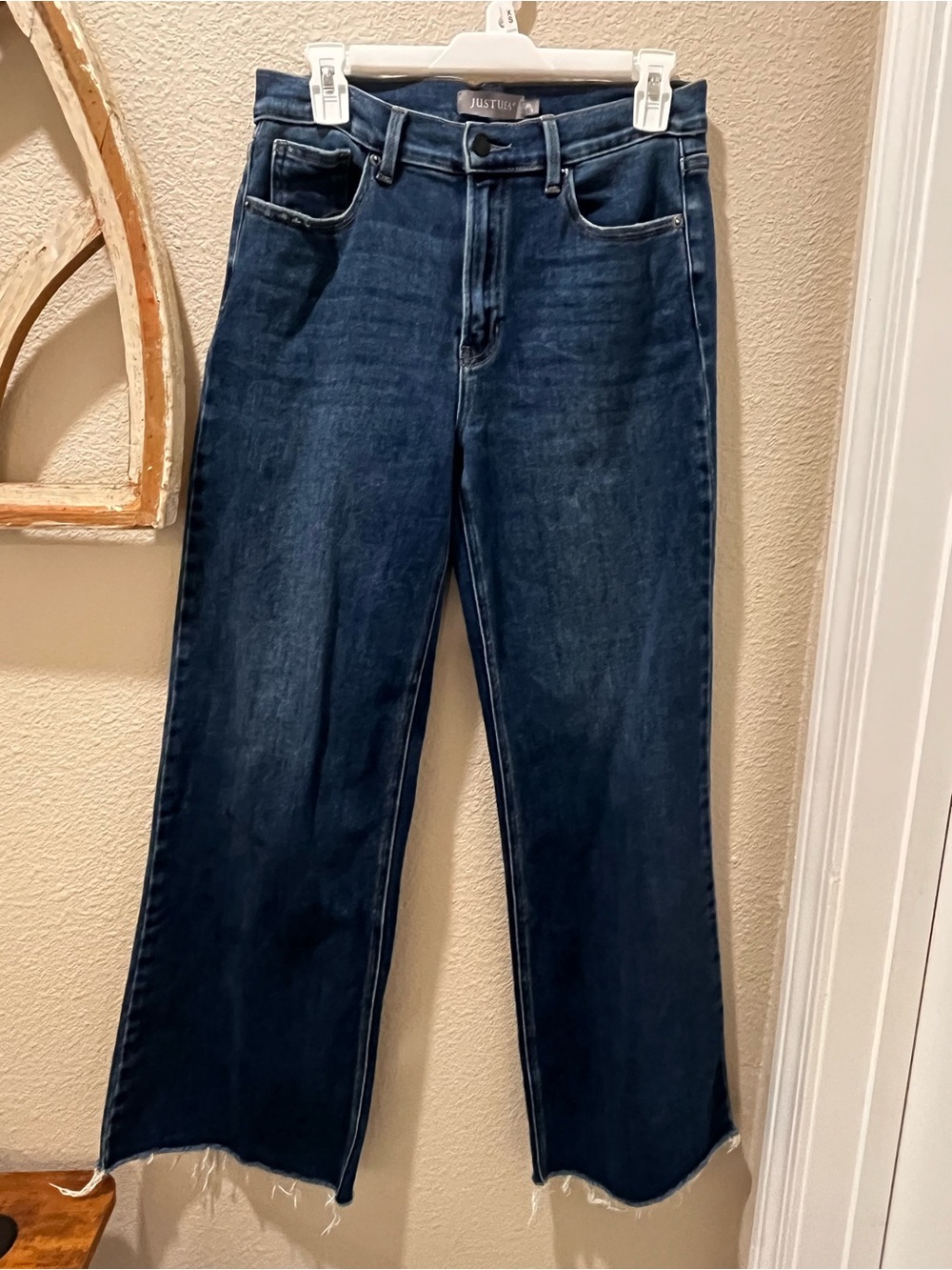 Just USA Straight Leg Jeans in Blue Waist 28/6